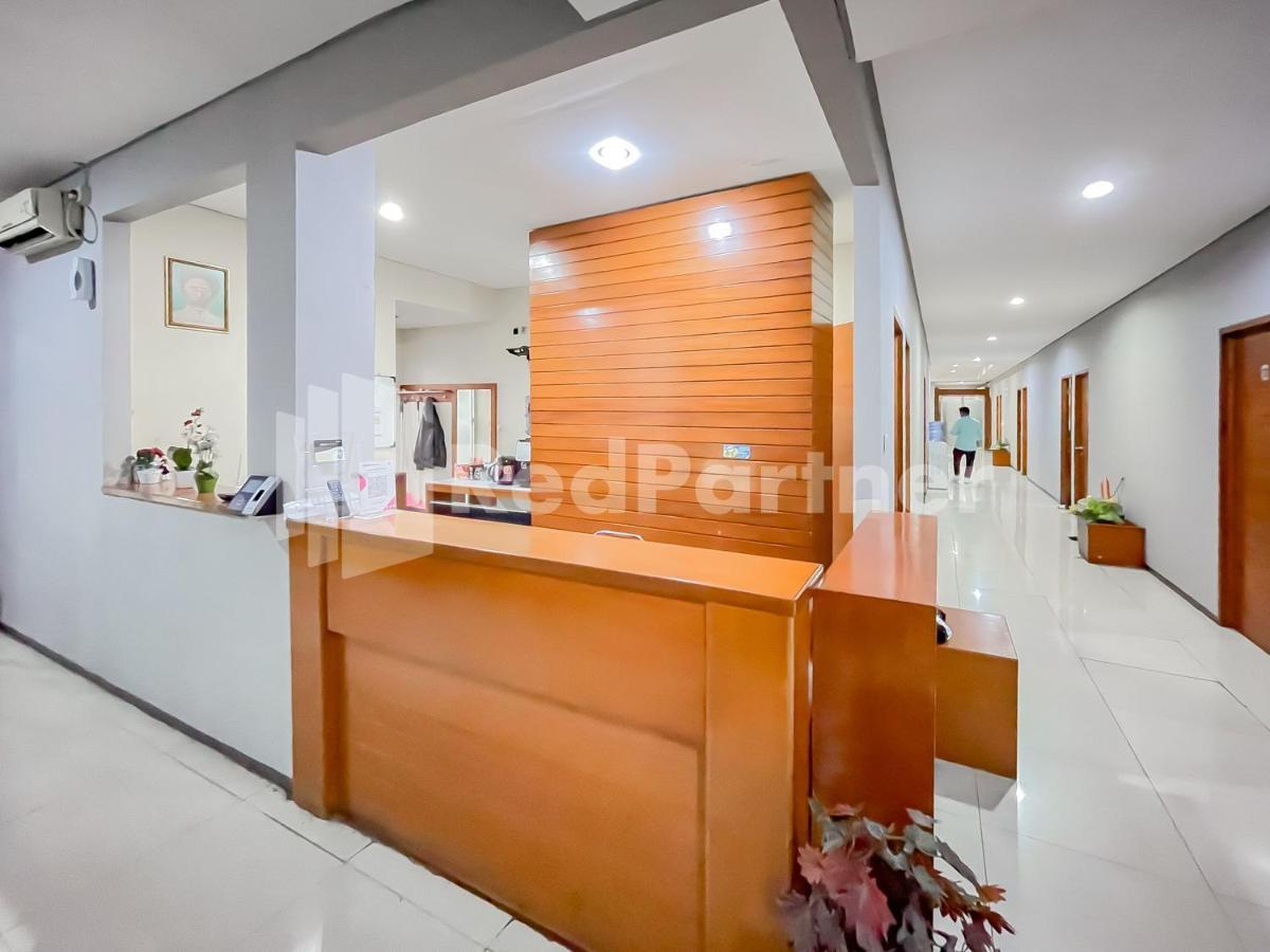 Sang Surya Guesthouse Syariah Near Rs Hasan Sadikin Mitra Reddoorz Bandung Exterior photo